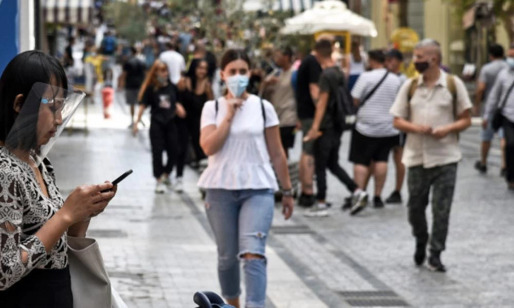 Κορονοϊός -«Καμπανάκι» Σαρηγιάννη για την Αθήνα: Διπλασιάστηκαν οι ενεργές επαφές του πληθυσμού τα Χριστούγεννα